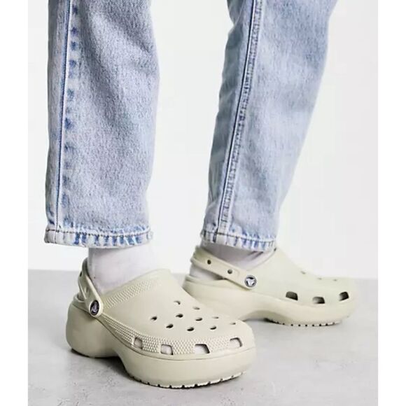 Crocs Crush Classic Clogs in Bone Size 10/ excellent - Picture 1 of 9